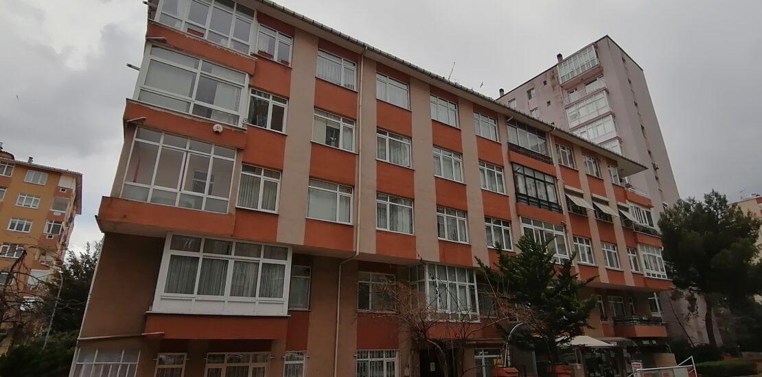 Kozyatağı'nda Satılık 2+1 Daire